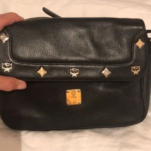 MCM crossbody bag ❤️Great condition, 👌🏼 hardware